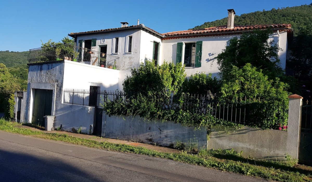 Les Logilles à Ganac, facade en été